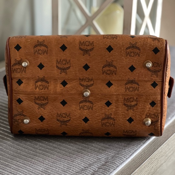 MCM Leather-Trimmed Visetos Boston Tote Bag Authentic EUC  + unbranded dust bag - Picture 5 of 16